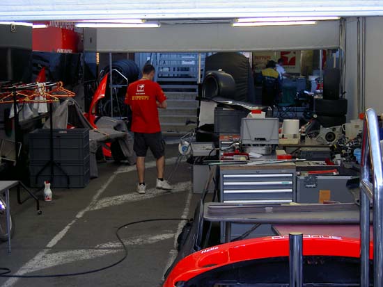 Pict2580_ferraripits