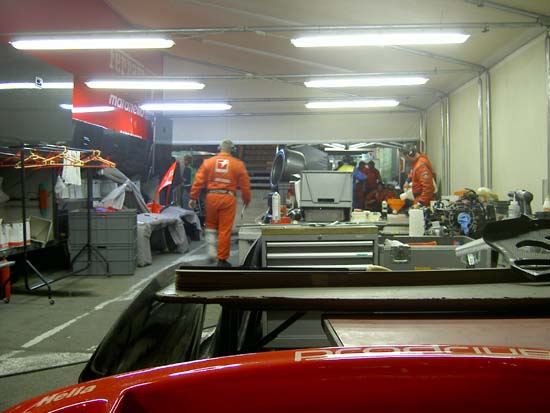 Pict2600_ferraripit1