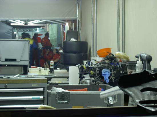 Pict2601_ferraripit2