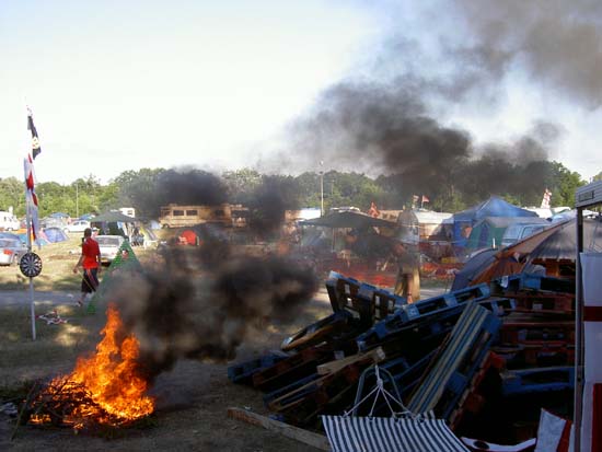 Pict2663_burningchair